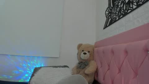 Snapshot of sweet_aslhey chatting on December 10, 12:16 pm Ashley online show from December 10, 12:16 pm