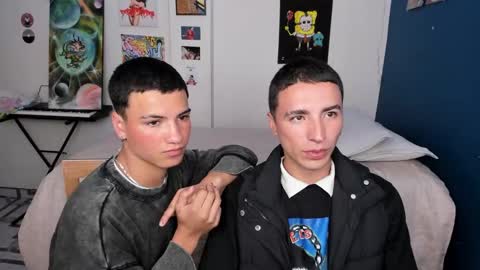 Snapshot of sweet_boys_xx chatting on December 18, 5:15 am CristianBrayan PVT OPEN online show from December 18, 5:15 am