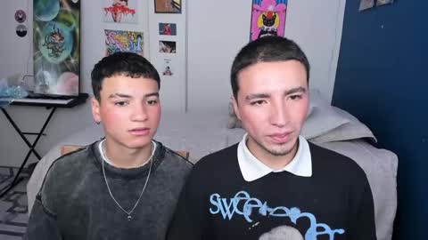 Snapshot of sweet_boys_xx chatting on January 8, 11:54 am CristianBrayan PVT OPEN online show from January 8, 11:54 am