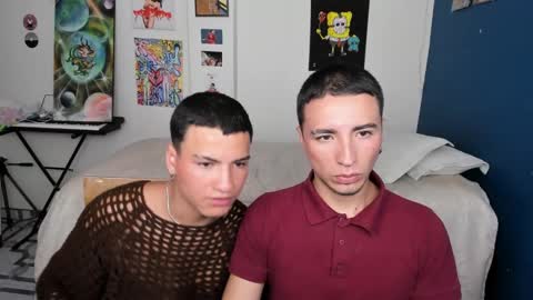 Snapshot of sweet_boys_xx chatting on December 16, 2:27 pm CristianBrayan PVT OPEN online show from December 16, 2:27 pm