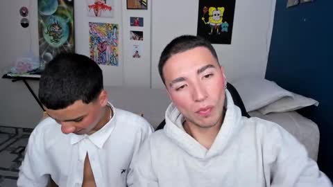 Snapshot of sweet_boys_xx chatting on December 10, 1:00 pm CristianBrayan PVT OPEN online show from December 10, 1:00 pm
