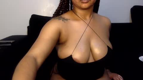 Snapshot of sweet_couples5 chatting on December 5, 5:32 am cutie cam0 online show from December 5, 5:32 am