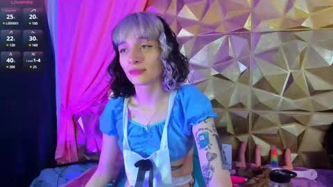 Snapshot of sweet_emmili chatting on March 2, 12:11 pm emmili online show from March 2, 12:11 pm