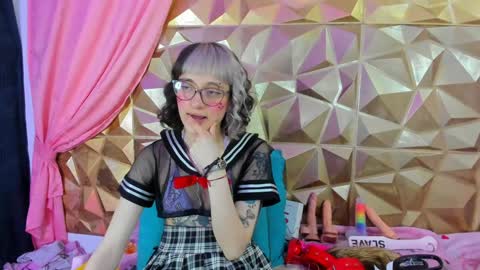 Snapshot of sweet_emmili chatting on February 8, 6:11 pm emmili online show from February 8, 6:11 pm