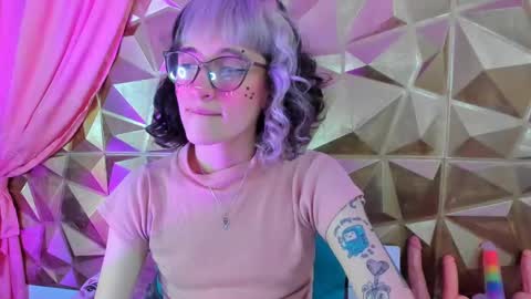 Snapshot of sweet_emmili chatting on February 16, 3:27 pm emmili online show from February 16, 3:27 pm
