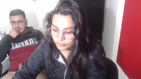 Snapshot of sweet_fantasy_couple chatting on February 24, 12:41 am sweet_fantasy_couple online show from February 24, 12:41 am