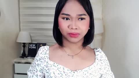 Snapshot of sweet_hoelly chatting on February 26, 9:22 am Slutty Shannel online show from February 26, 9:22 am