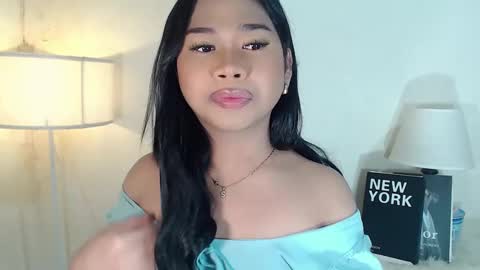 Snapshot of sweet_hoelly chatting on March 12, 5:46 am Slutty Shannel online show from March 12, 5:46 am
