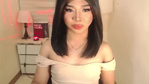 Snapshot of sweet_hoelly chatting on February 11, 10:36 am Slutty Shannel online show from February 11, 10:36 am