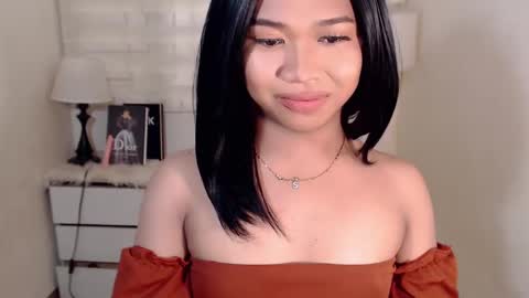 Snapshot of sweet_hoelly chatting on February 23, 5:45 am Slutty Shannel online show from February 23, 5:45 am