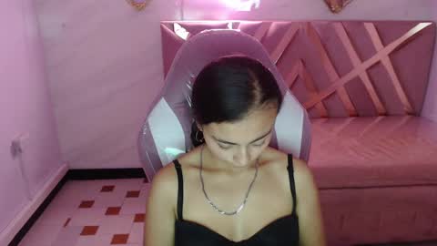 Live 300pm 900pm COLOMBIAN HOUR online show from February 10, 11:02 pm