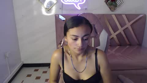 Live 300pm 900pm COLOMBIAN HOUR online show from February 11, 2:03 am