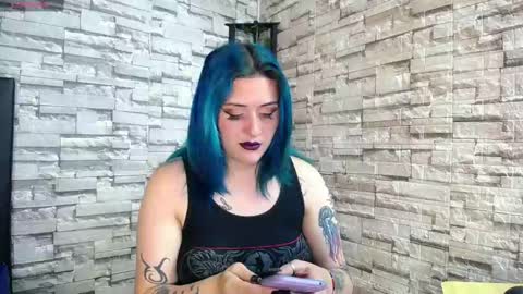  LAUREN  online show from February 19, 8:10 pm