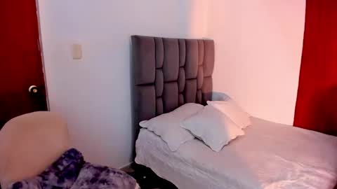 Snapshot of sweet_sara2 chatting on February 7, 11:55 pm Sara online show from February 7, 11:55 pm
