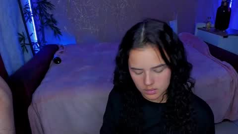 Snapshot of sweet_sin21 chatting on February 26, 9:22 am Start 18 year Noa 19 year online show from February 26, 9:22 am