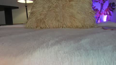 Snapshot of sweet_skiinny chatting on March 12, 12:36 pm Adeline online show from March 12, 12:36 pm