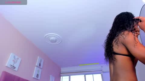 Snapshot of sweet_stacie chatting on September 19, 12:20 pm sweet_stacie online show from September 19, 12:20 pm