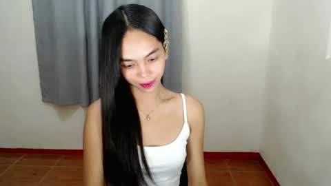 Snapshot of sweet_tyla chatting on February 17, 6:17 pm sweet_tyla online show from February 17, 6:17 pm