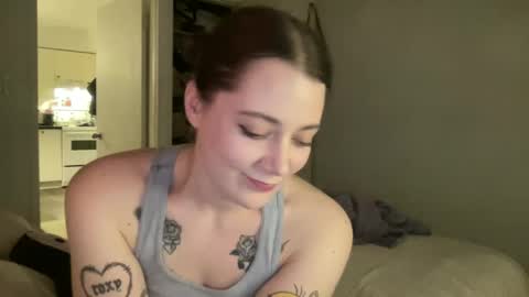 Snapshot of sweetcandyangel chatting on February 23, 1:57 am sweetcandy online show from February 23, 1:57 am