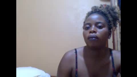 sweetib1 online show from March 1, 4:47 am