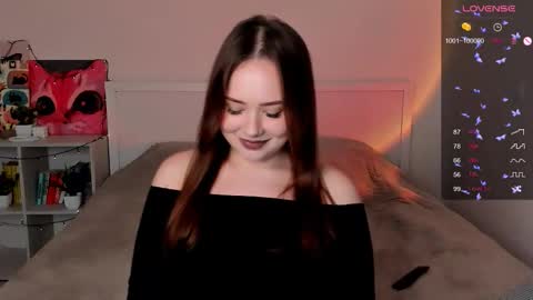 Snapshot of sweetie_candy_ chatting on September 17, 2:09 pm Hannah online show from September 17, 2:09 pm