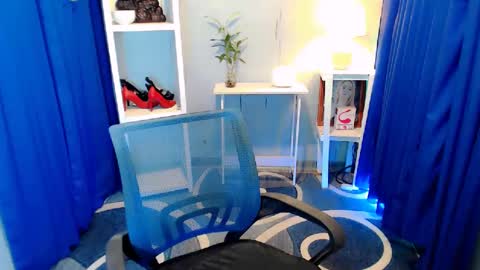 Snapshot of sweetladyapril chatting on September 11, 12:56 am dessiree online show from September 11, 12:56 am