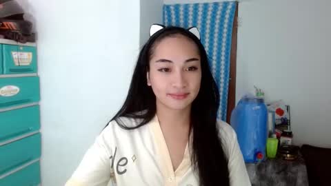 Lilly online show from December 5, 3:33 pm
