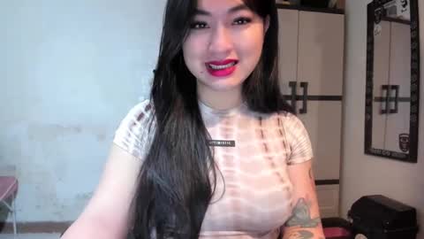 Snapshot of sweetlovepinay04 chatting on February 25, 8:11 pm Zoe online show from February 25, 8:11 pm