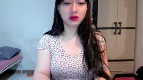 Snapshot of sweetlovepinay04 chatting on January 6, 7:13 pm Zoe online show from January 6, 7:13 pm