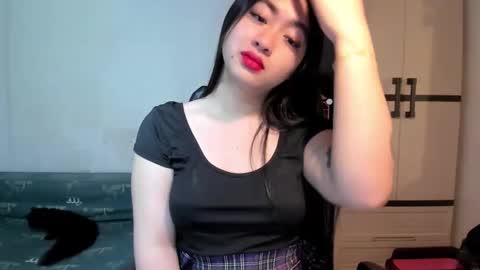 Snapshot of sweetlovepinay04 chatting on December 2, 2:24 am Zoe online show from December 2, 2:24 am