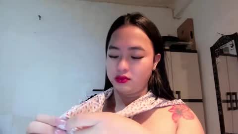 Snapshot of sweetlovepinay04 chatting on January 6, 2:58 am Zoe online show from January 6, 2:58 am