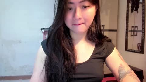 Snapshot of sweetlovepinay04 chatting on December 6, 5:06 pm Zoe online show from December 6, 5:06 pm