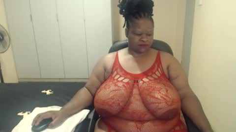 Snapshot of sweetnoziexxx chatting on February 15, 4:14 am sweetnoziexxx online show from February 15, 4:14 am