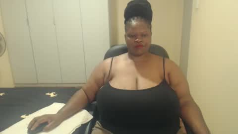 Snapshot of sweetnoziexxx chatting on February 15, 2:55 pm sweetnoziexxx online show from February 15, 2:55 pm