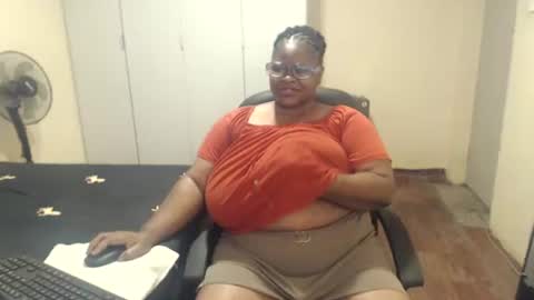Snapshot of sweetnoziexxx chatting on March 7, 11:29 am sweetnoziexxx online show from March 7, 11:29 am