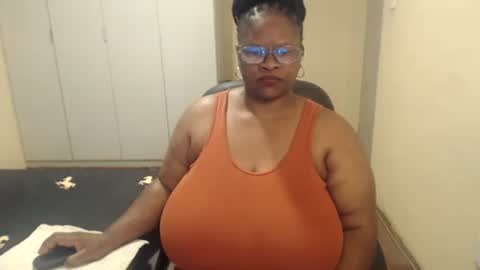 Snapshot of sweetnoziexxx chatting on February 27, 8:46 am sweetnoziexxx online show from February 27, 8:46 am