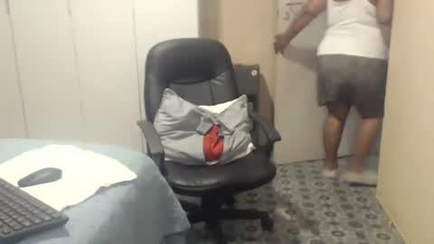 Snapshot of sweetnoziexxx chatting on September 11, 5:31 am sweetnoziexxx online show from September 11, 5:31 am