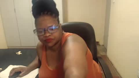 Snapshot of sweetnoziexxx chatting on February 27, 5:40 am sweetnoziexxx online show from February 27, 5:40 am