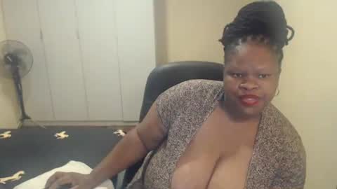 Snapshot of sweetnoziexxx chatting on February 23, 6:34 pm sweetnoziexxx online show from February 23, 6:34 pm