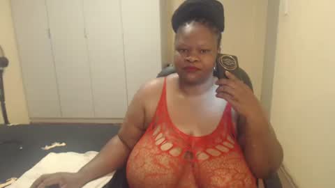 Snapshot of sweetnoziexxx chatting on February 25, 6:58 am sweetnoziexxx online show from February 25, 6:58 am
