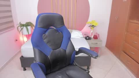 sweetpeach_20 online show from March 7, 10:32 pm
