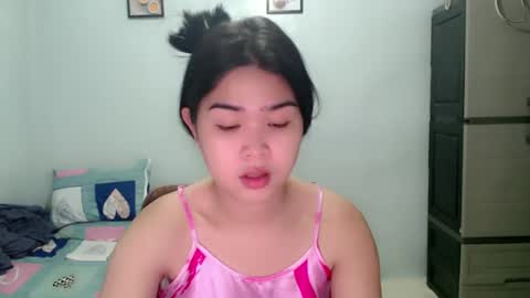 Snapshot of sweetseduction98 chatting on February 3, 5:46 pm Sweetseduction98 online show from February 3, 5:46 pm