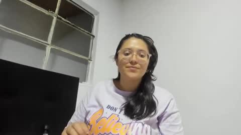 sweetyypeach online show from January 12, 3:28 am