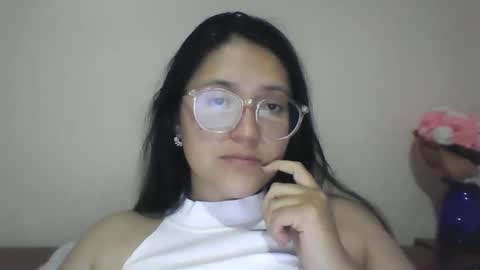 sweetyypeach online show from January 9, 3:47 am