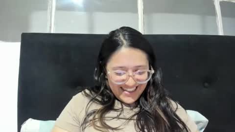 sweetyypeach online show from January 21, 2:11 am