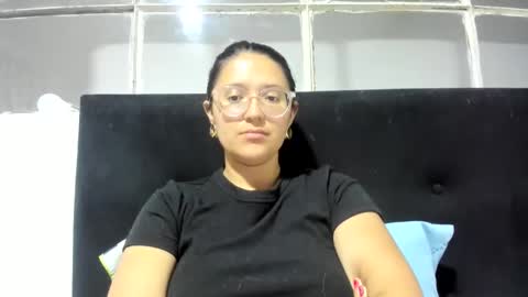 sweetyypeach online show from February 22, 12:38 am
