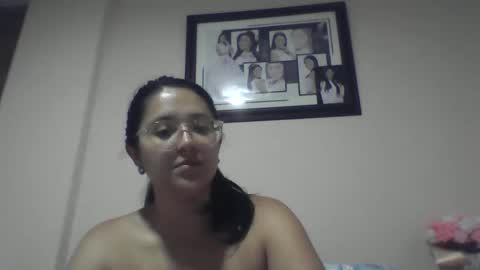 sweetyypeach online show from February 11, 6:30 am