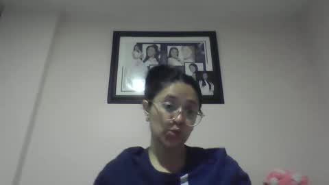 sweetyypeach online show from January 10, 3:50 am