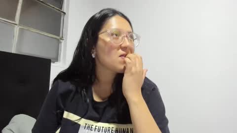 sweetyypeach online show from January 14, 3:11 am