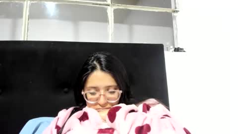 sweetyypeach online show from January 7, 5:54 am